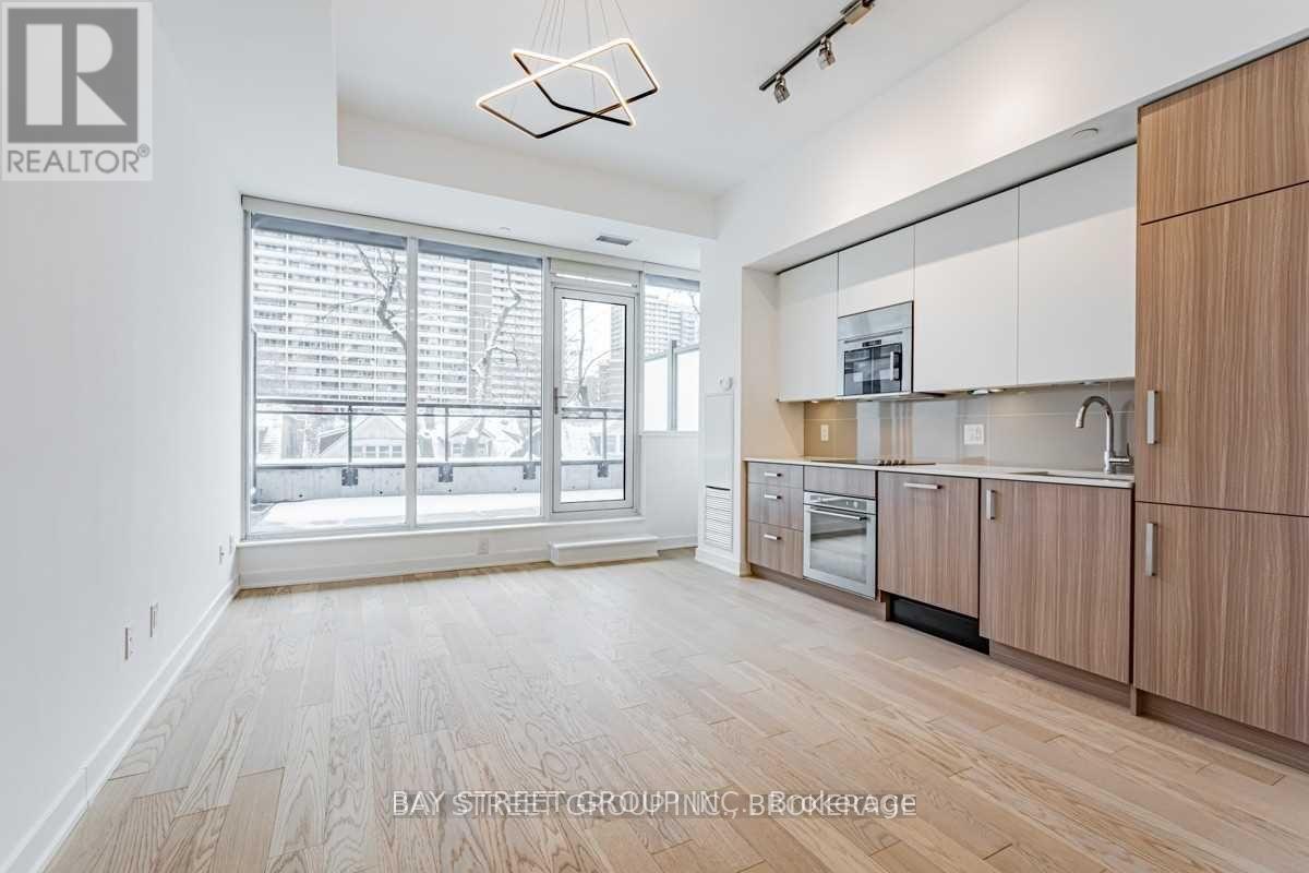 304 - 17 Dundonald Street, Toronto, ON - Indoor Photo Showing Other Room