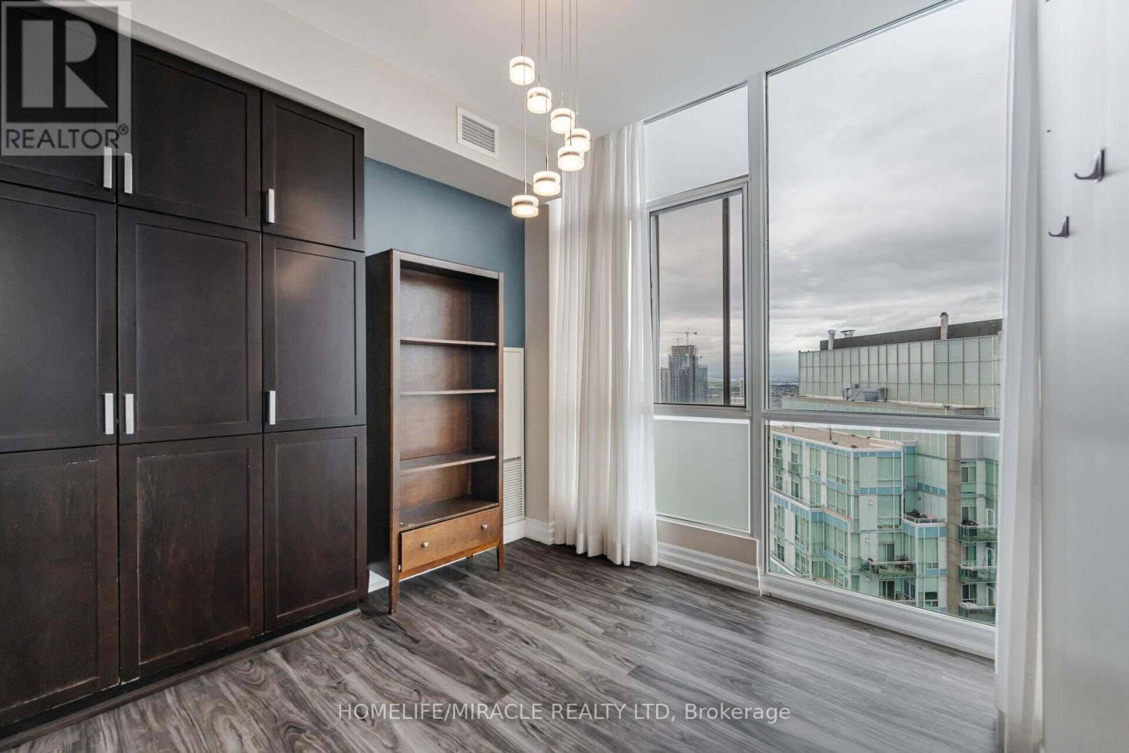 Ph2 - 225 Webb Drive, Mississauga, ON - Indoor Photo Showing Other Room