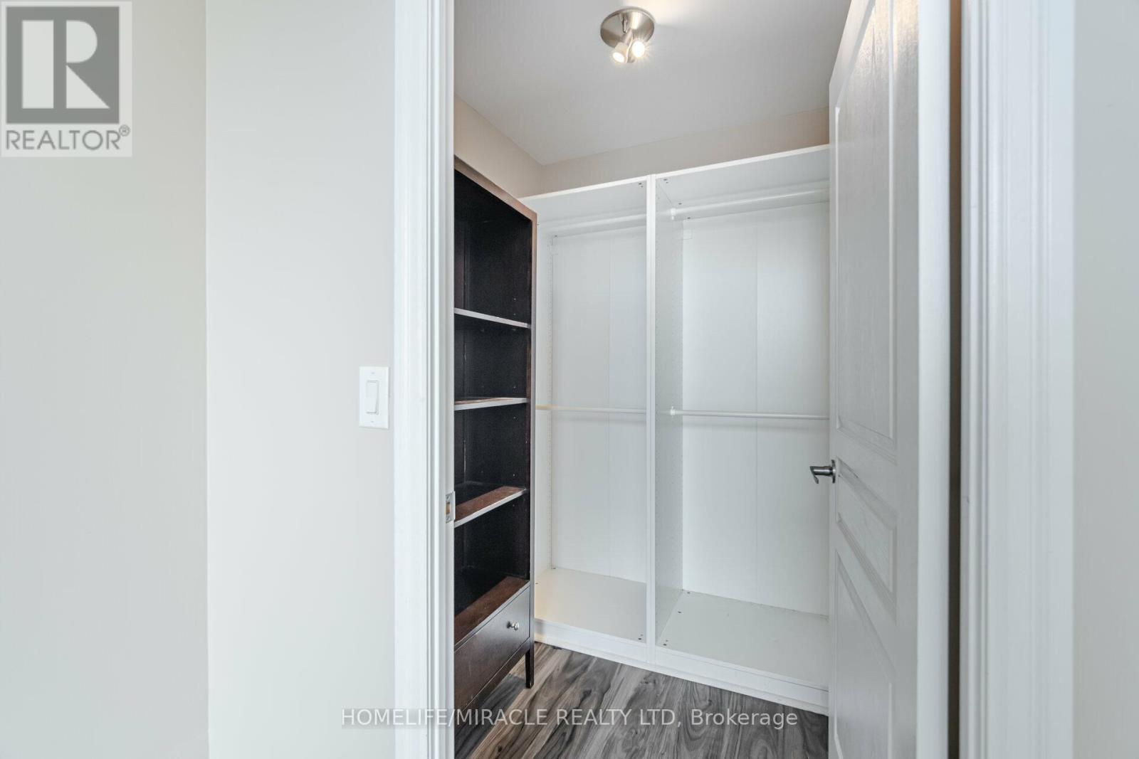 Ph2 - 225 Webb Drive, Mississauga, ON - Indoor