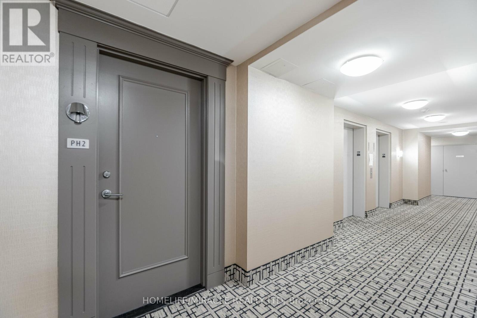 Ph2 - 225 Webb Drive, Mississauga, ON - Indoor Photo Showing Other Room