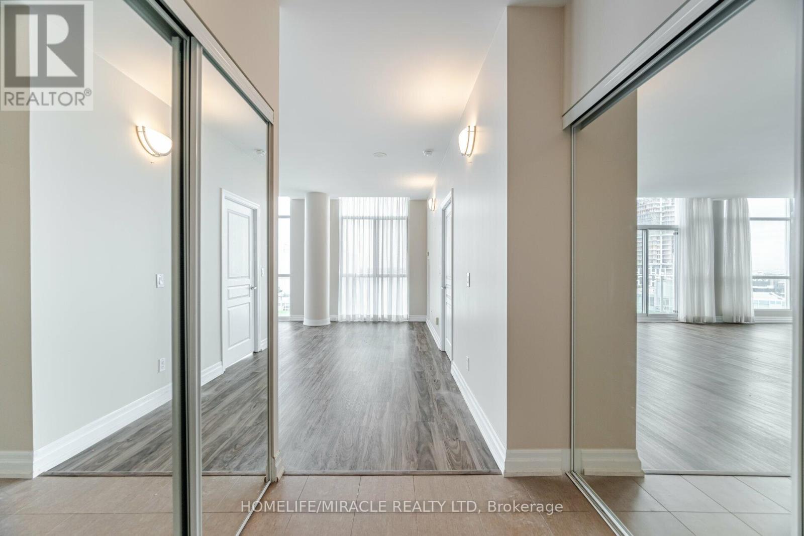 Ph2 - 225 Webb Drive, Mississauga, ON - Indoor Photo Showing Other Room