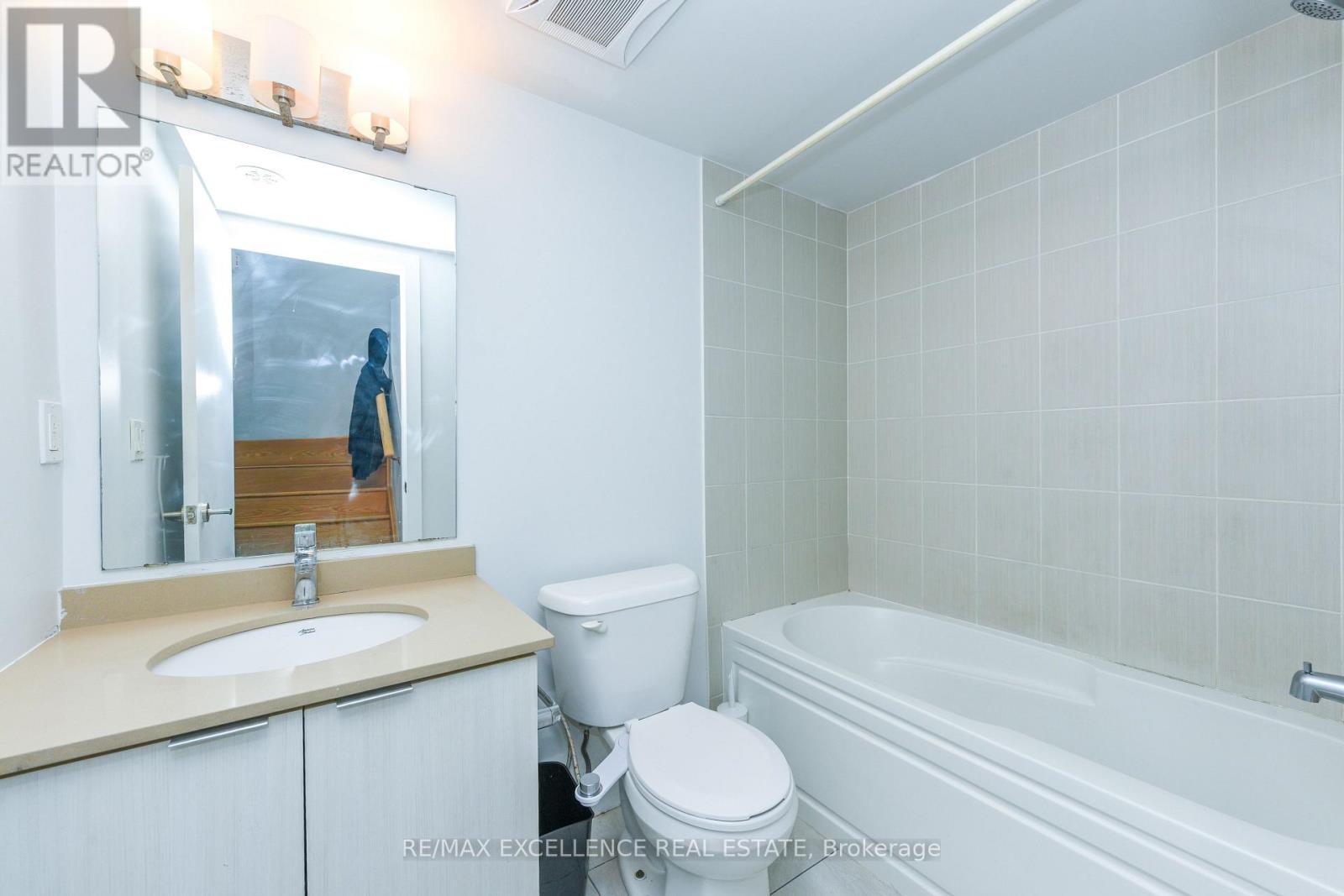 42 - 200 Malta Avenue, Brampton, ON - Indoor Photo Showing Bathroom