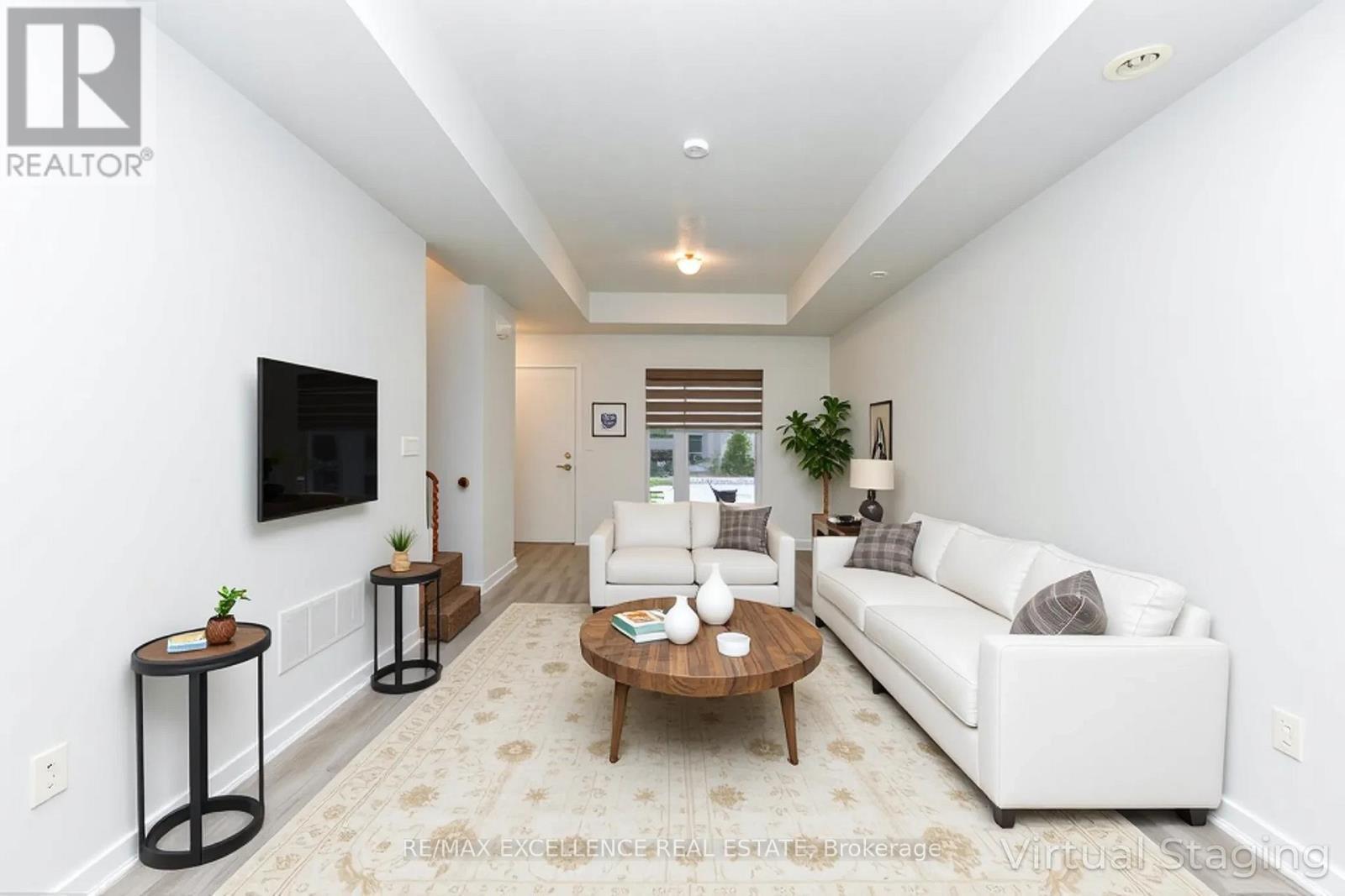 42 - 200 Malta Avenue, Brampton, ON - Indoor Photo Showing Living Room