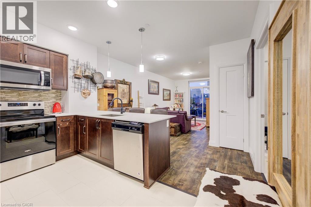 399 Queen Street S Unit# 417, Kitchener, ON - Indoor Photo Showing Kitchen