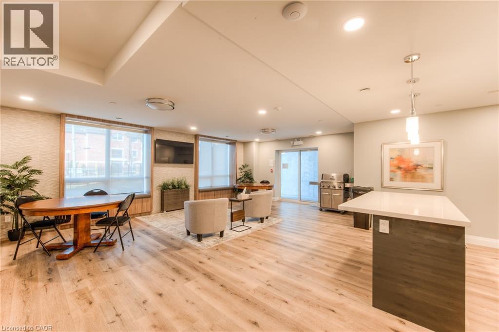 399 Queen Street S Unit# 417, Kitchener, ON - Indoor