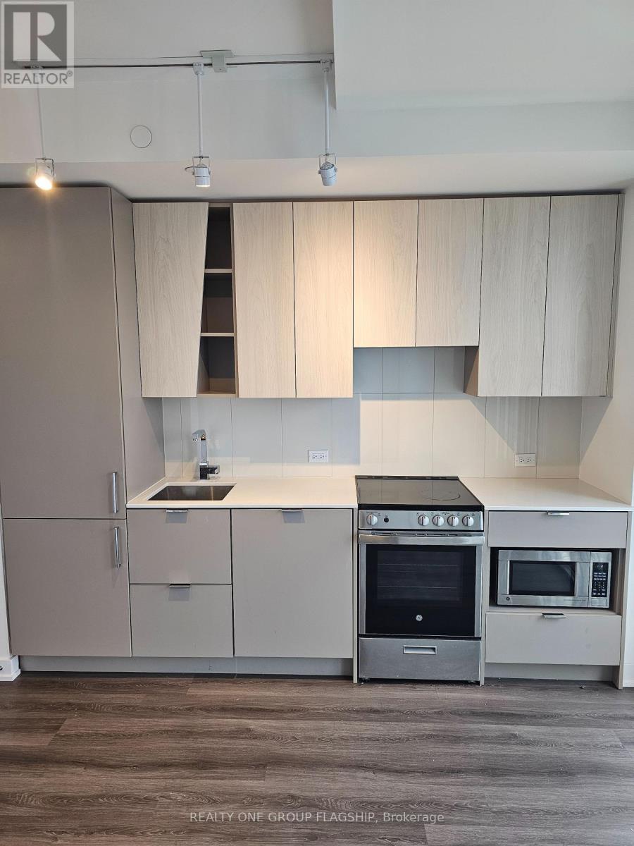 1809 - 3883 Quartz Road, Mississauga, ON - Indoor Photo Showing Kitchen