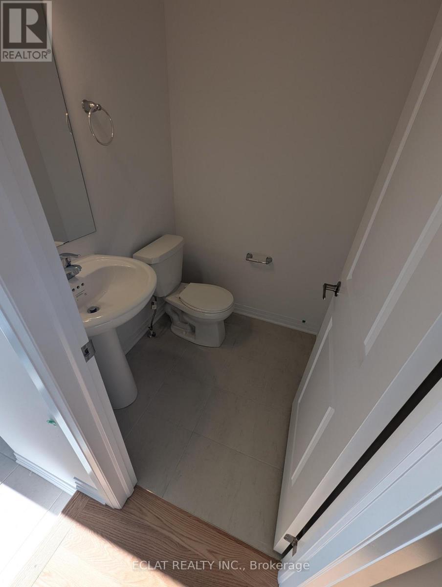 127 Manuel Street, Stratford, ON - Indoor Photo Showing Bathroom