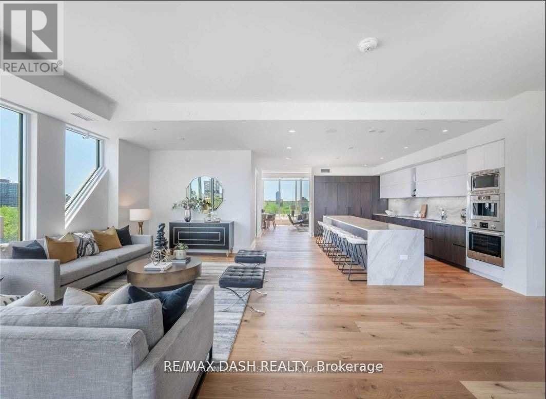 806 - 151 Avenue Road, Toronto, ON - Indoor Photo Showing Living Room With Fireplace