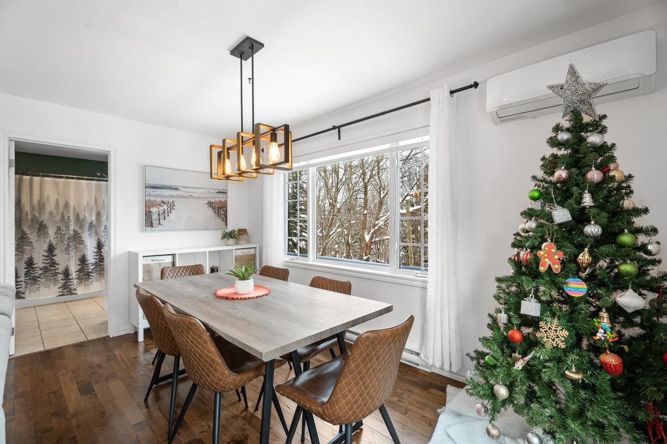 Dining room - 1393 Rue Des Tulipes, Sainte-Agathe-Des-Monts, QC - Indoor Photo Showing Dining Room
