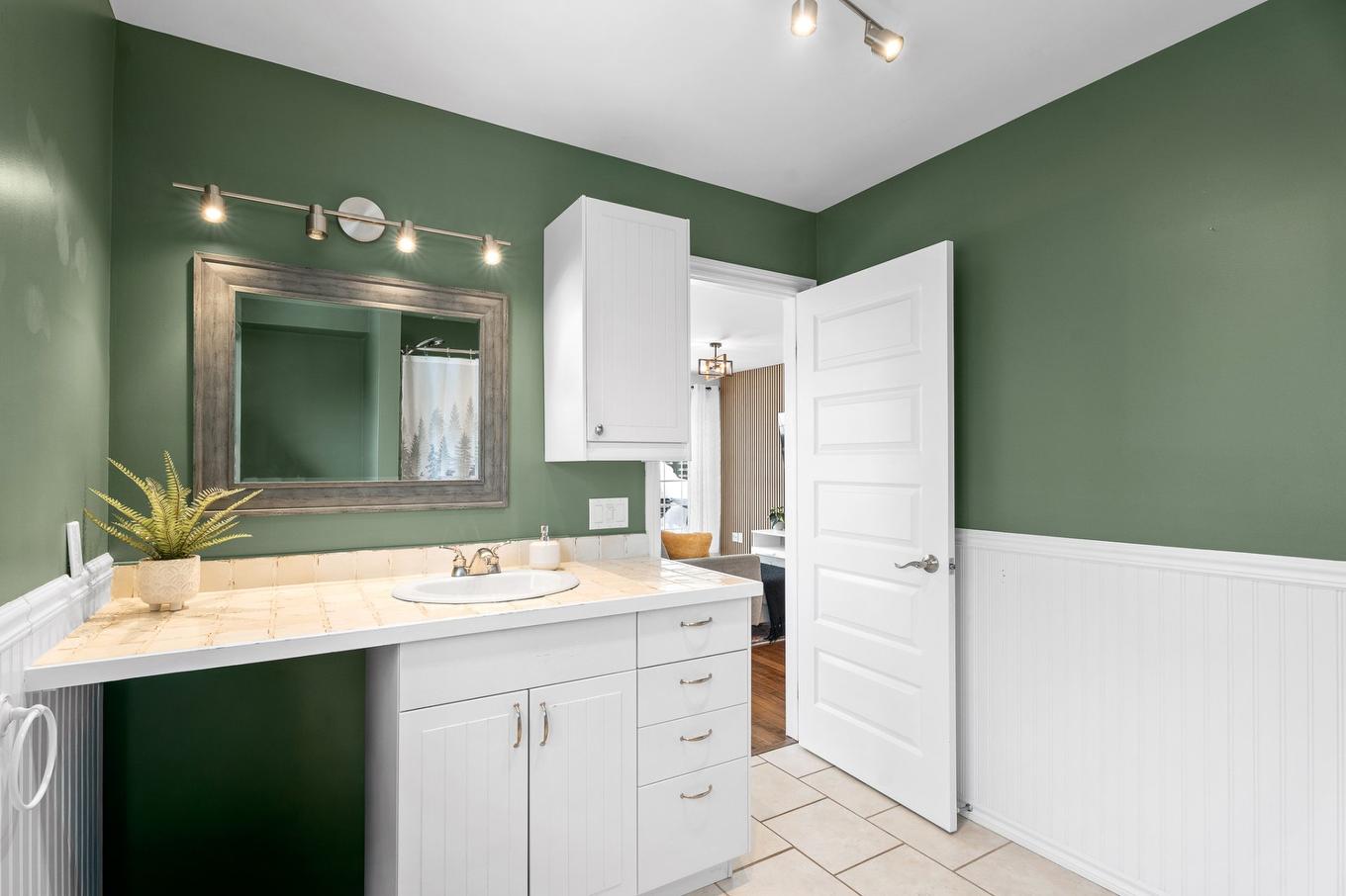 Bathroom - 1393 Rue Des Tulipes, Sainte-Agathe-Des-Monts, QC - Indoor Photo Showing Bathroom