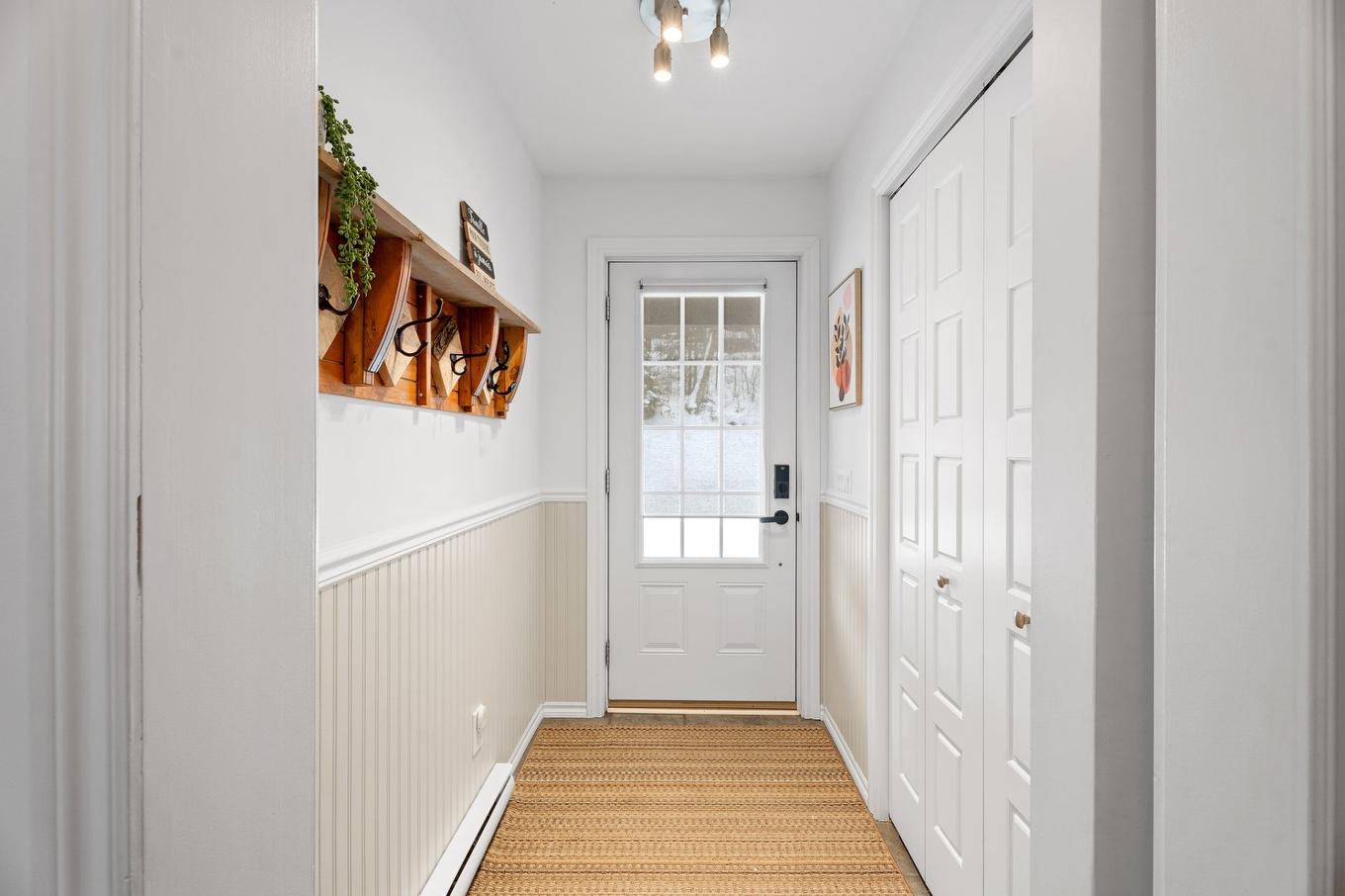 Hall - 1393 Rue Des Tulipes, Sainte-Agathe-Des-Monts, QC - Indoor Photo Showing Other Room