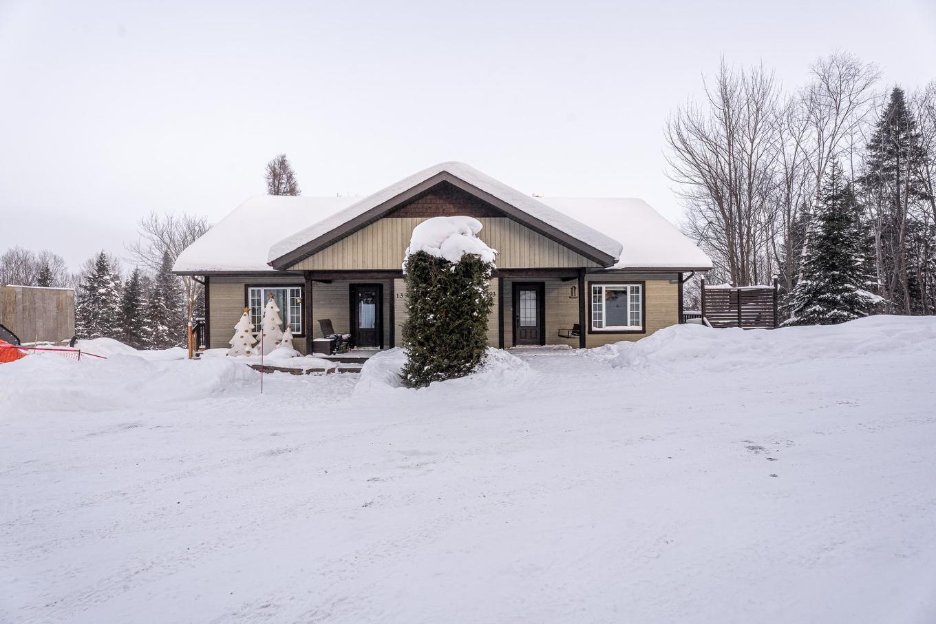 Frontage - 1393 Rue Des Tulipes, Sainte-Agathe-Des-Monts, QC - Outdoor With Facade