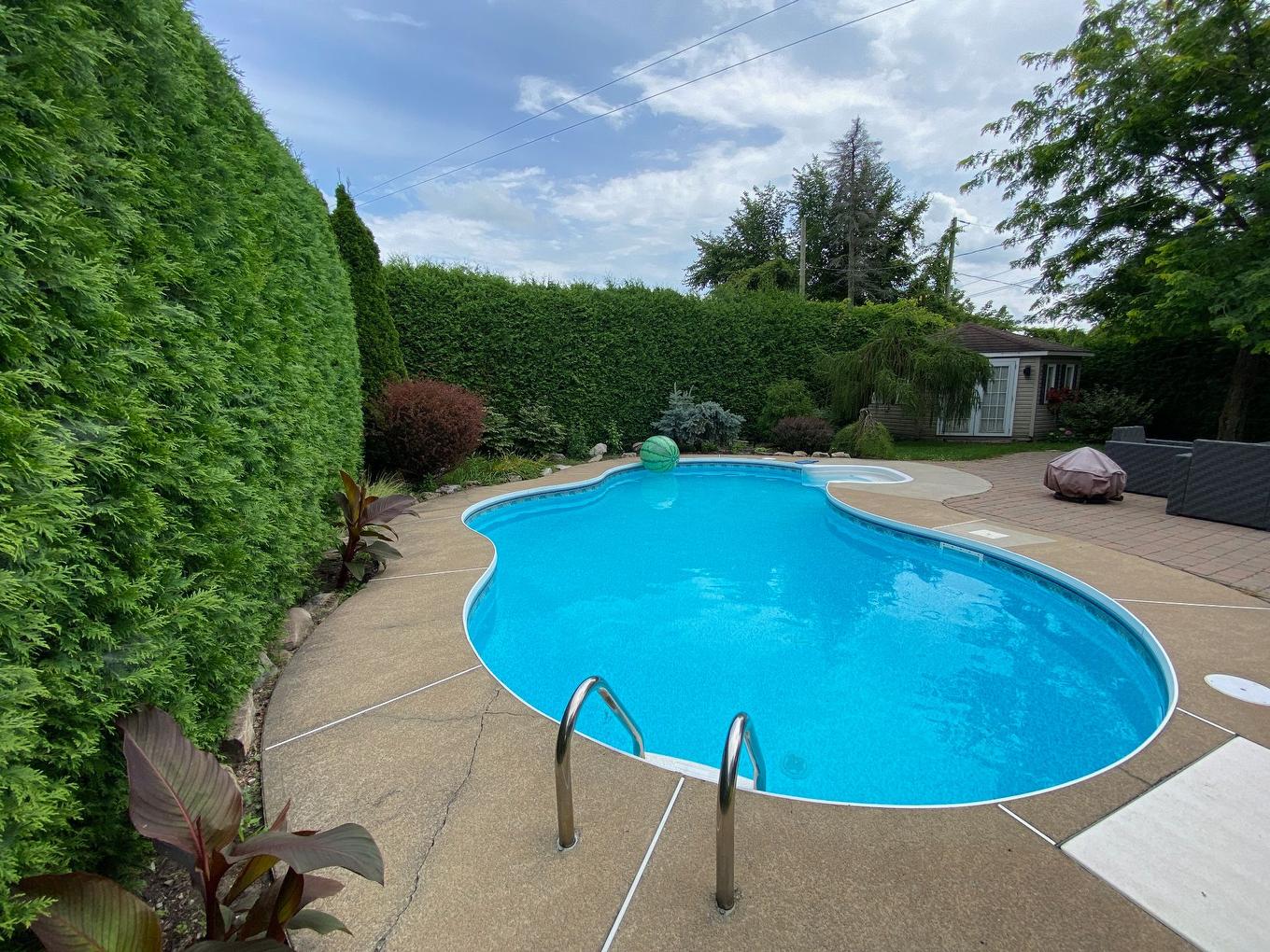 Pool - 30 Rue Jolicoeur, Repentigny (Repentigny), QC - Outdoor With In Ground Pool With Backyard