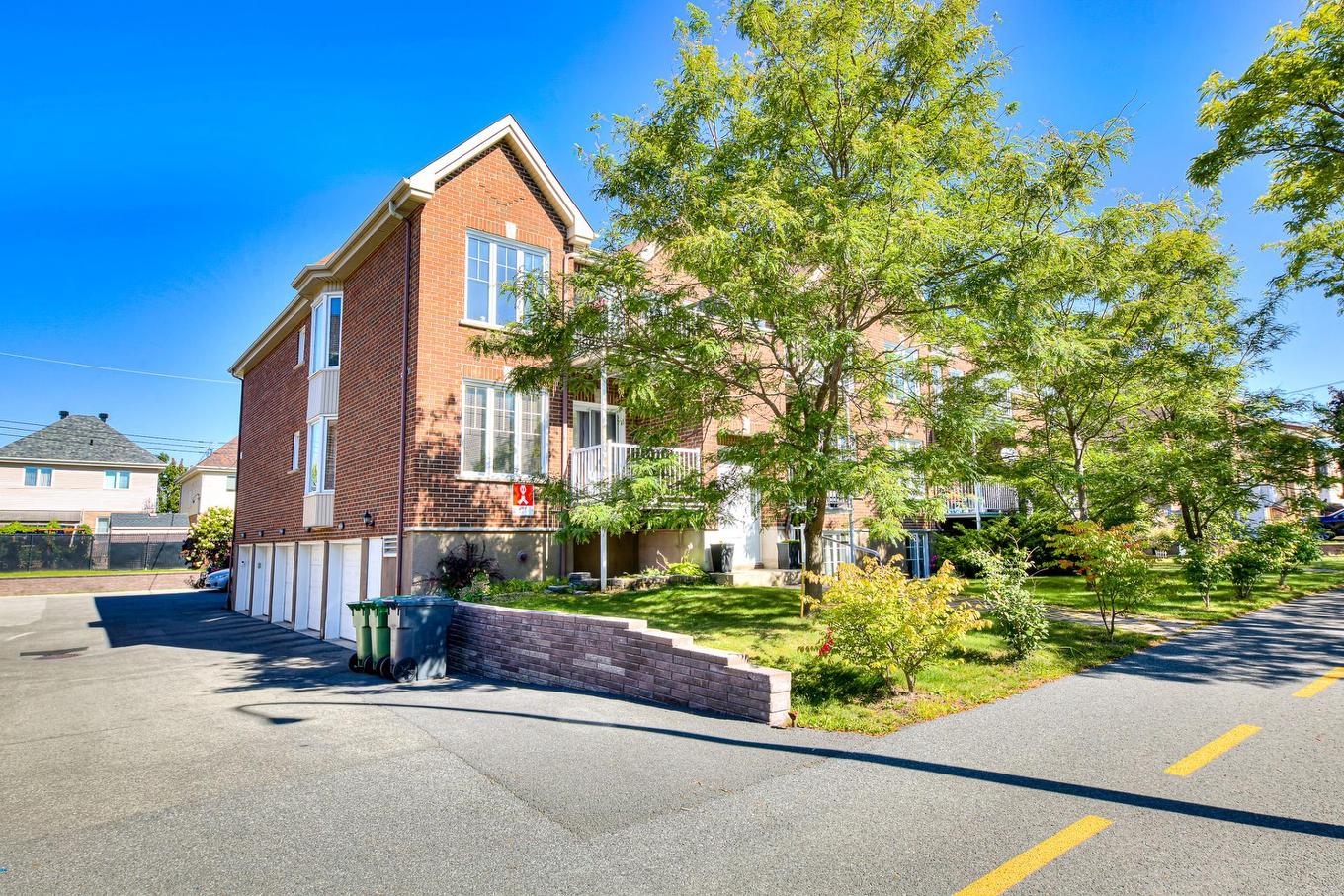 Garage - 103-17775 Boul. De Pierrefonds, Montréal (Pierrefonds-Roxboro), QC - Outdoor