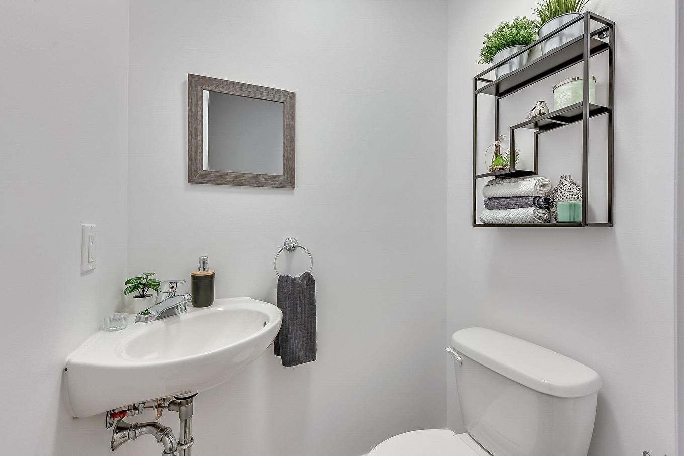 Powder room - 201-169 Rue St-Georges, Saint-Jean-Sur-Richelieu, QC - Indoor Photo Showing Bathroom