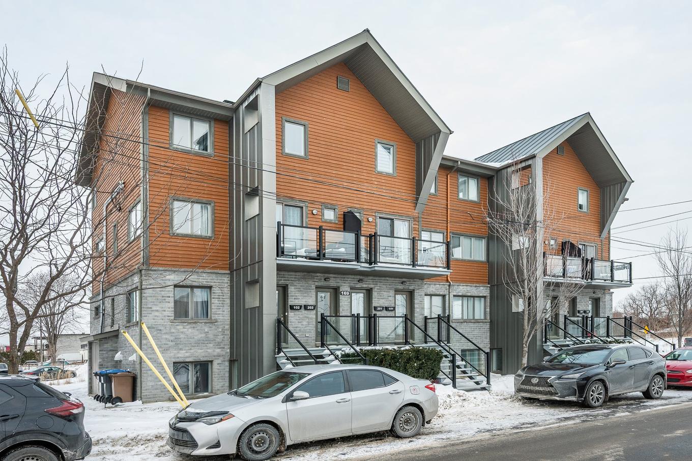 Frontage - 201-169 Rue St-Georges, Saint-Jean-Sur-Richelieu, QC - Outdoor