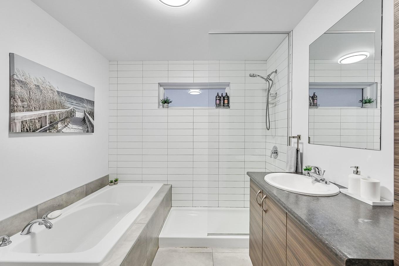 Bathroom - 201-169 Rue St-Georges, Saint-Jean-Sur-Richelieu, QC - Indoor Photo Showing Bathroom