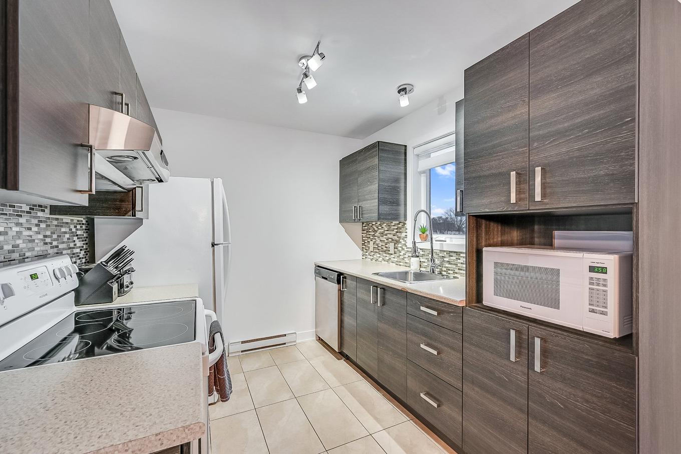 Kitchen - 201-169 Rue St-Georges, Saint-Jean-Sur-Richelieu, QC - Indoor Photo Showing Kitchen