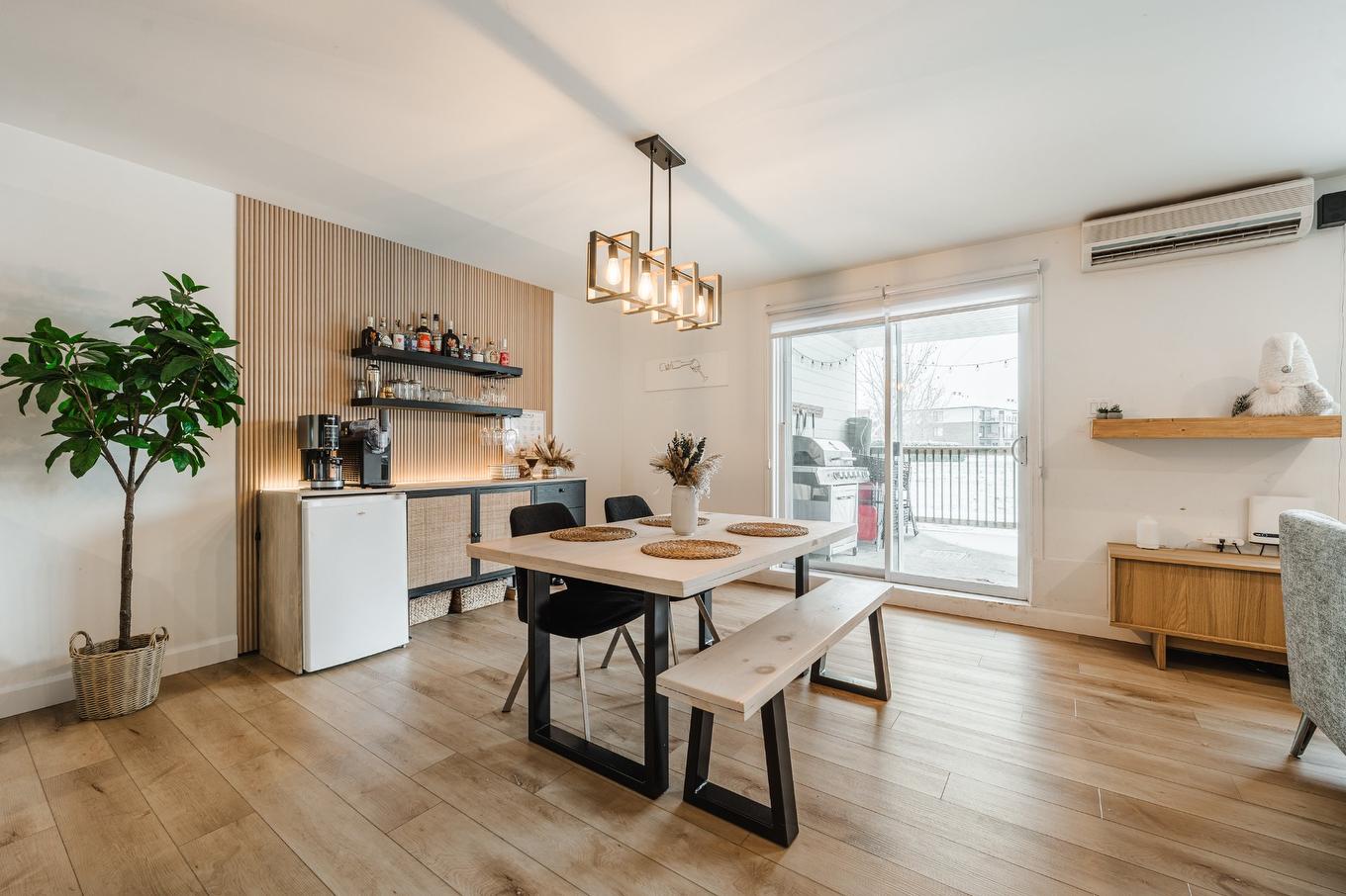 Dining room - 116 Rue Rémi-Dansereau, Beloeil, QC - Indoor Photo Showing Dining Room