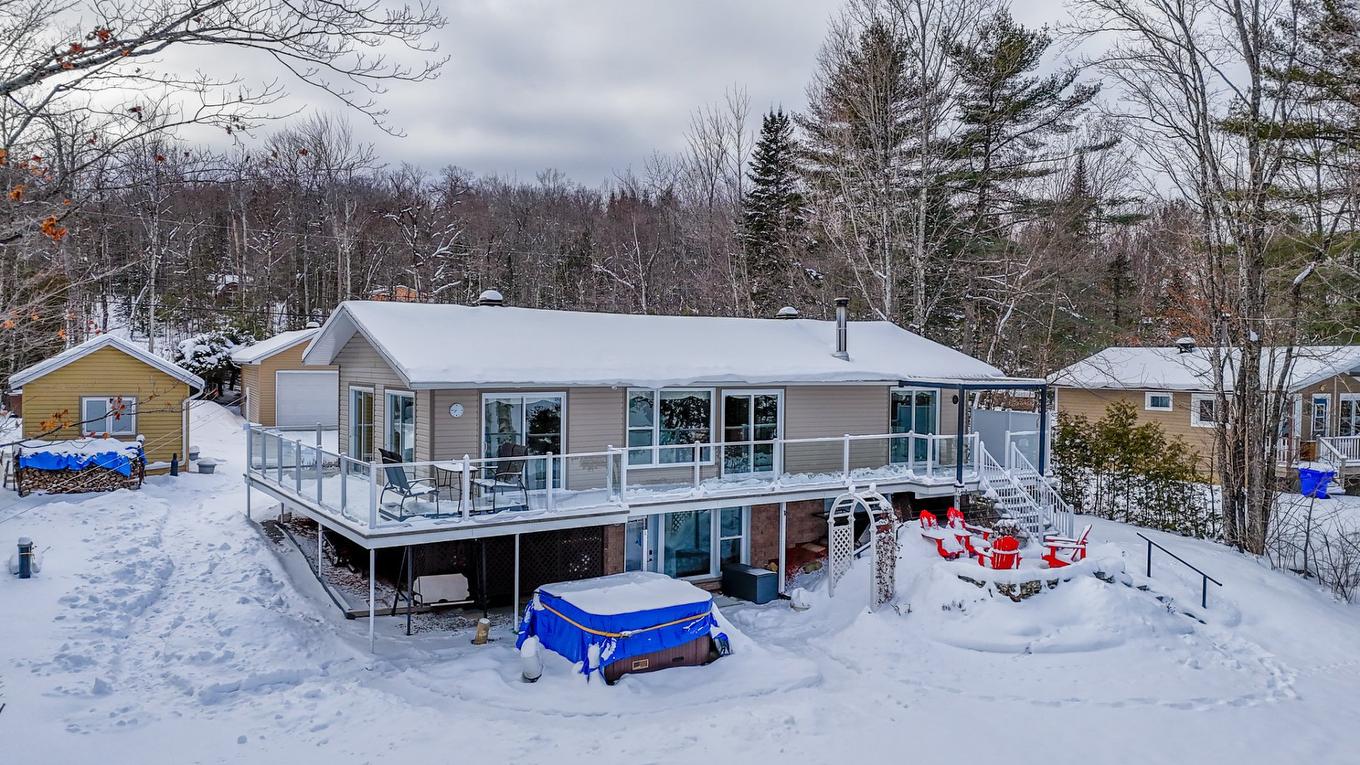 Exterior - 30 Ch. Du Domaine-Du-Soleil-Levant, Stanstead - Canton, QC - Outdoor With Deck Patio Veranda