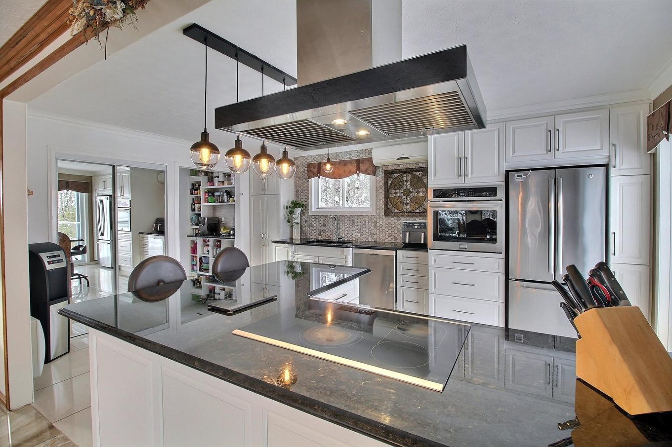 Kitchen - 30 Ch. Du Domaine-Du-Soleil-Levant, Stanstead - Canton, QC - Indoor Photo Showing Kitchen With Upgraded Kitchen