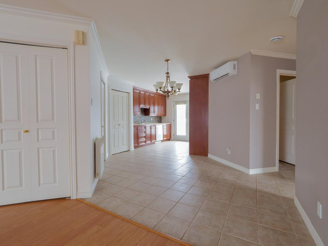 Dining room - 3972 Côte Rosemont, Trois-Rivières, QC - Indoor Photo Showing Other Room