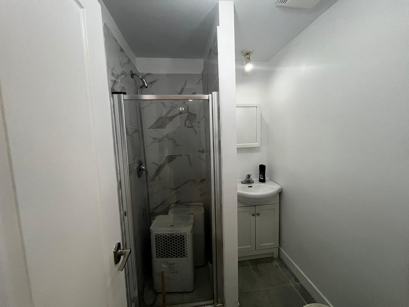 Salle de bains - 2658 Av. De La Renaissance, Boisbriand, QC - Indoor