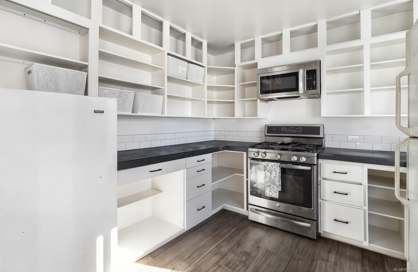 3350 Limerick Rd, Duncan, BC - Indoor