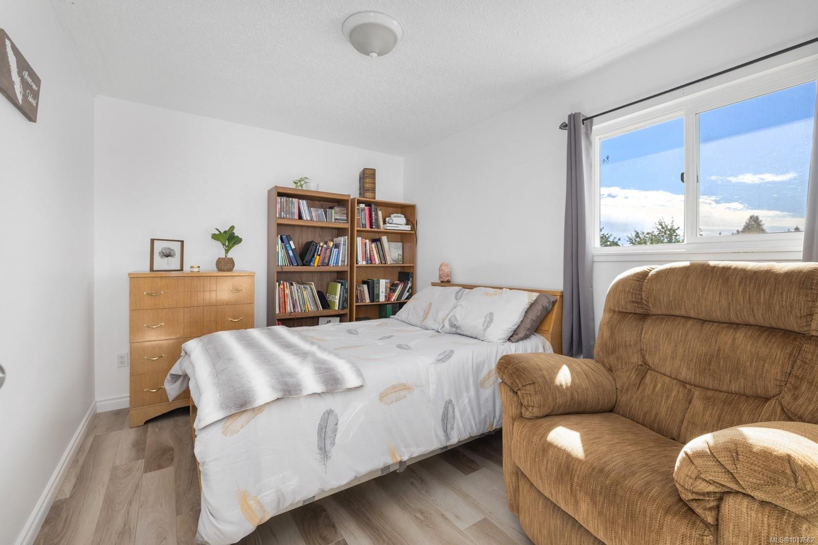 3350 Limerick Rd, Duncan, BC - Indoor Photo Showing Bedroom