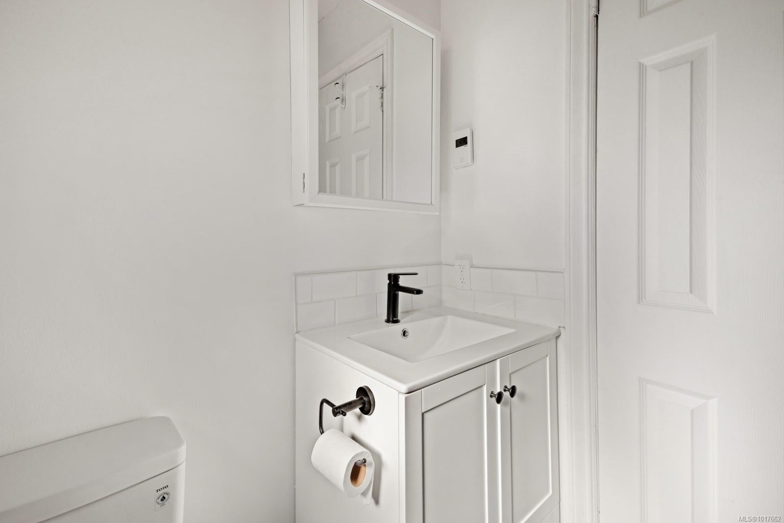 3350 Limerick Rd, Duncan, BC - Indoor Photo Showing Laundry Room