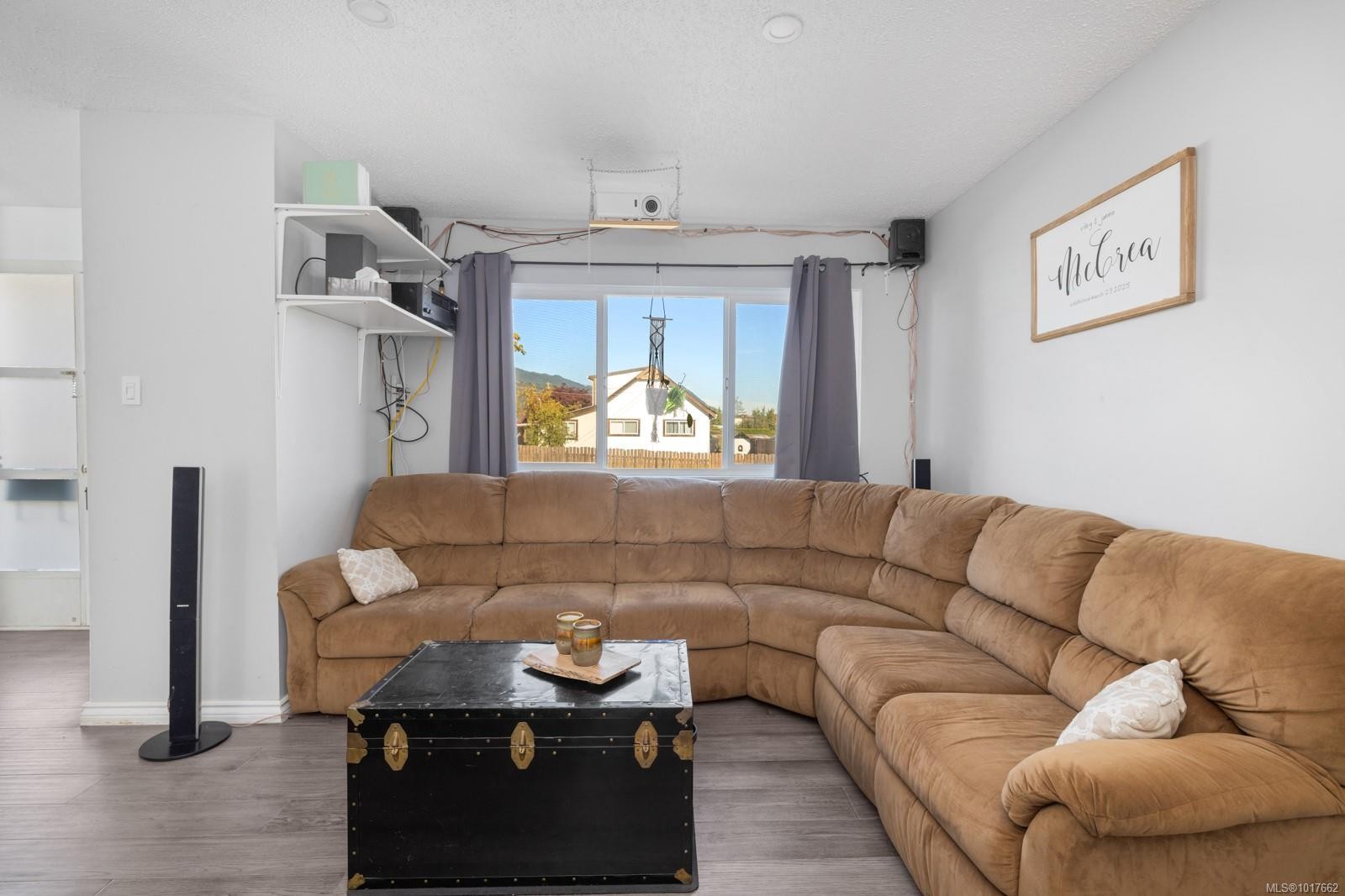 3350 Limerick Rd, Duncan, BC - Indoor Photo Showing Living Room