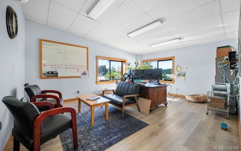 6701 Oldfield Rd, Central Saanich, BC