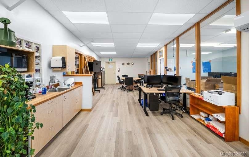 6701 Oldfield Rd, Central Saanich, BC