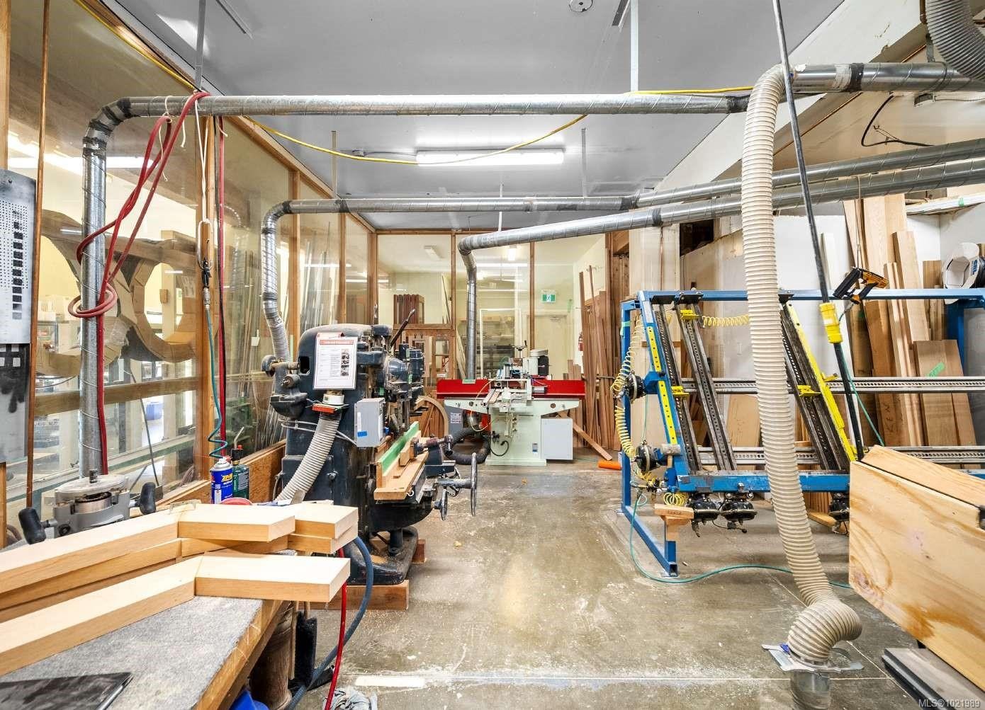 6701 Oldfield Rd, Central Saanich, BC