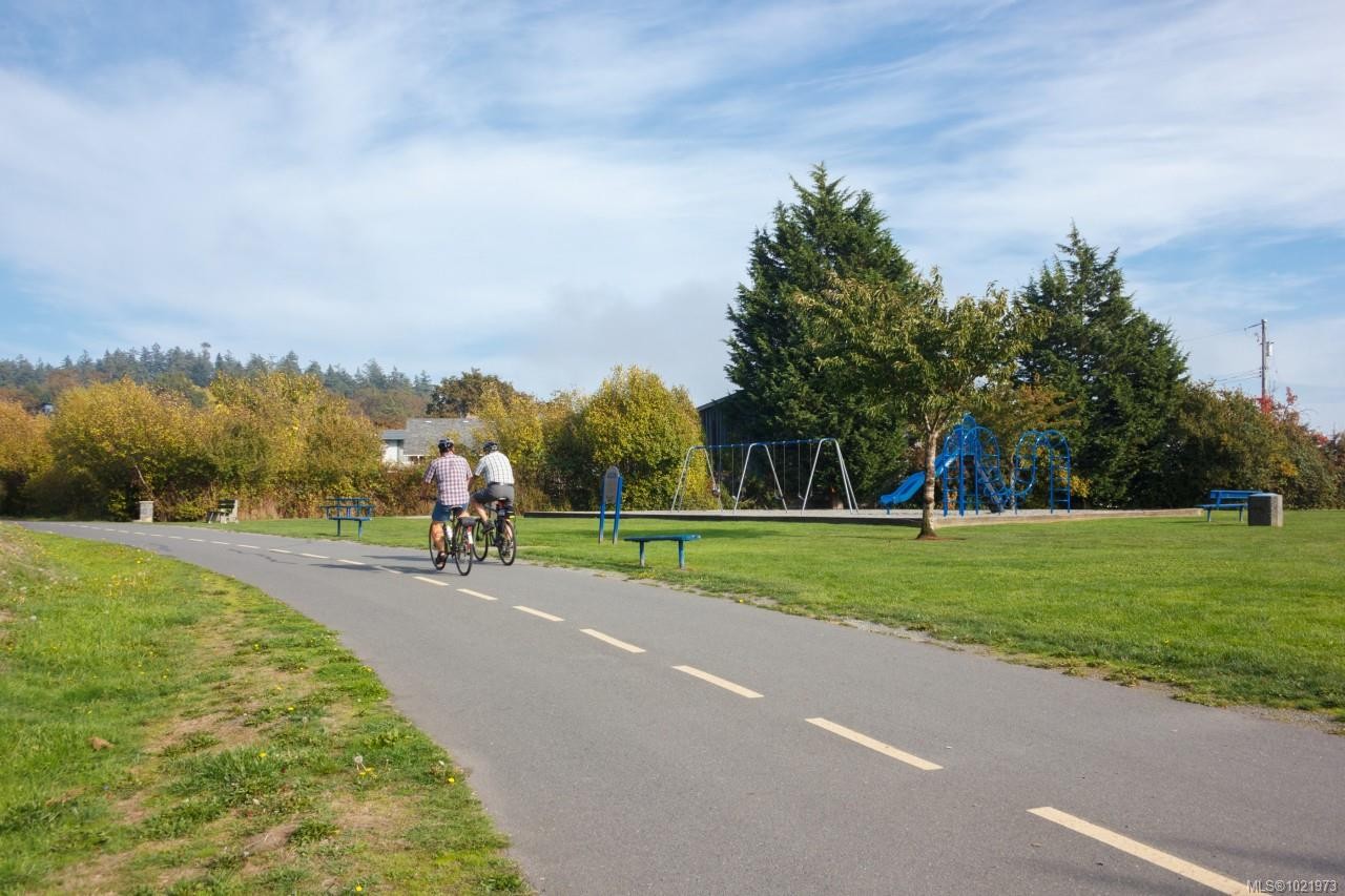 5 Erskine Lane, View Royal, BC