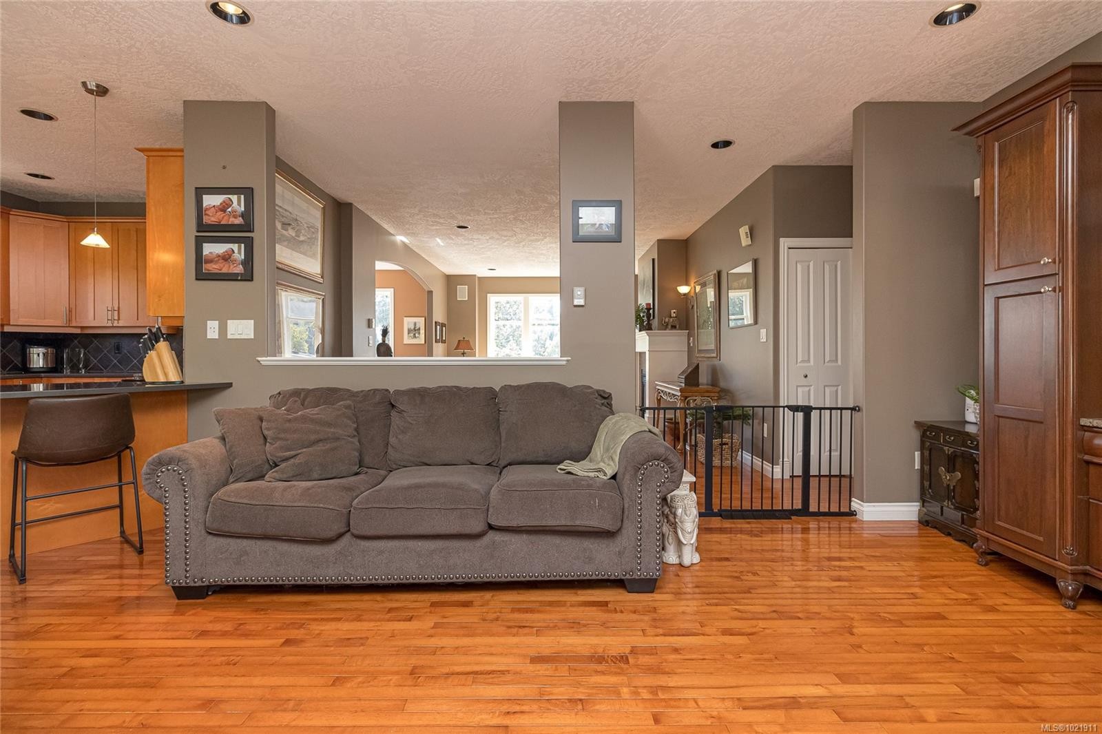 1204 Knockan Pl, Saanich, BC