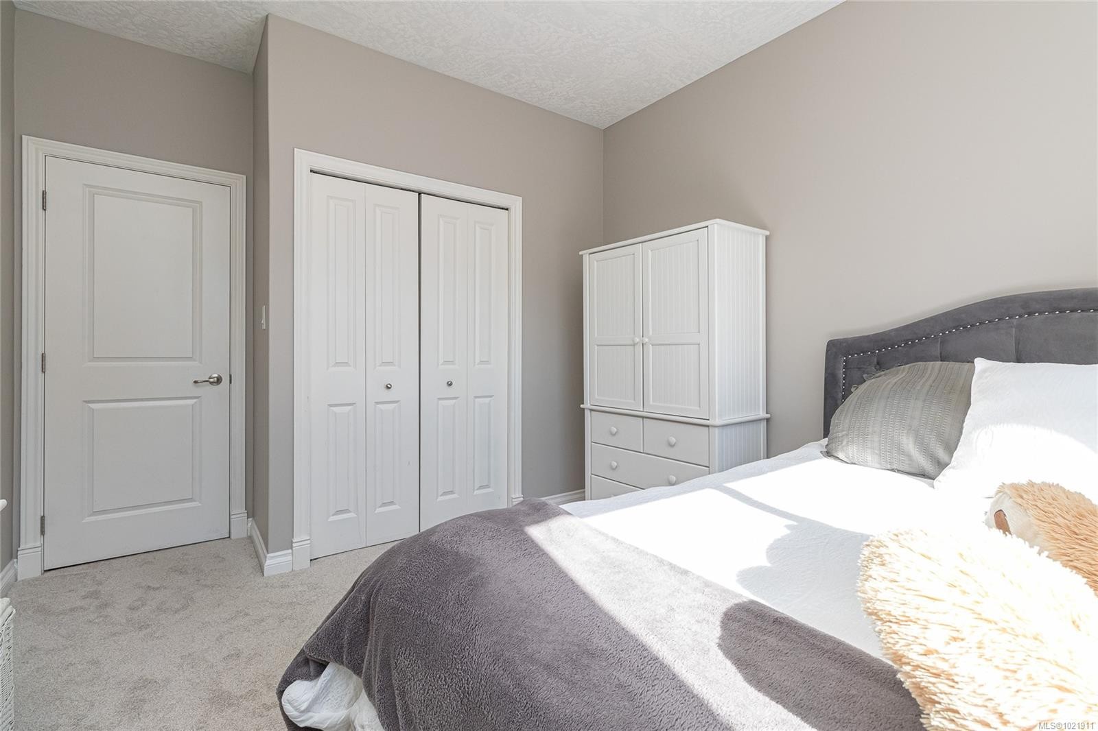 1204 Knockan Pl, Saanich, BC