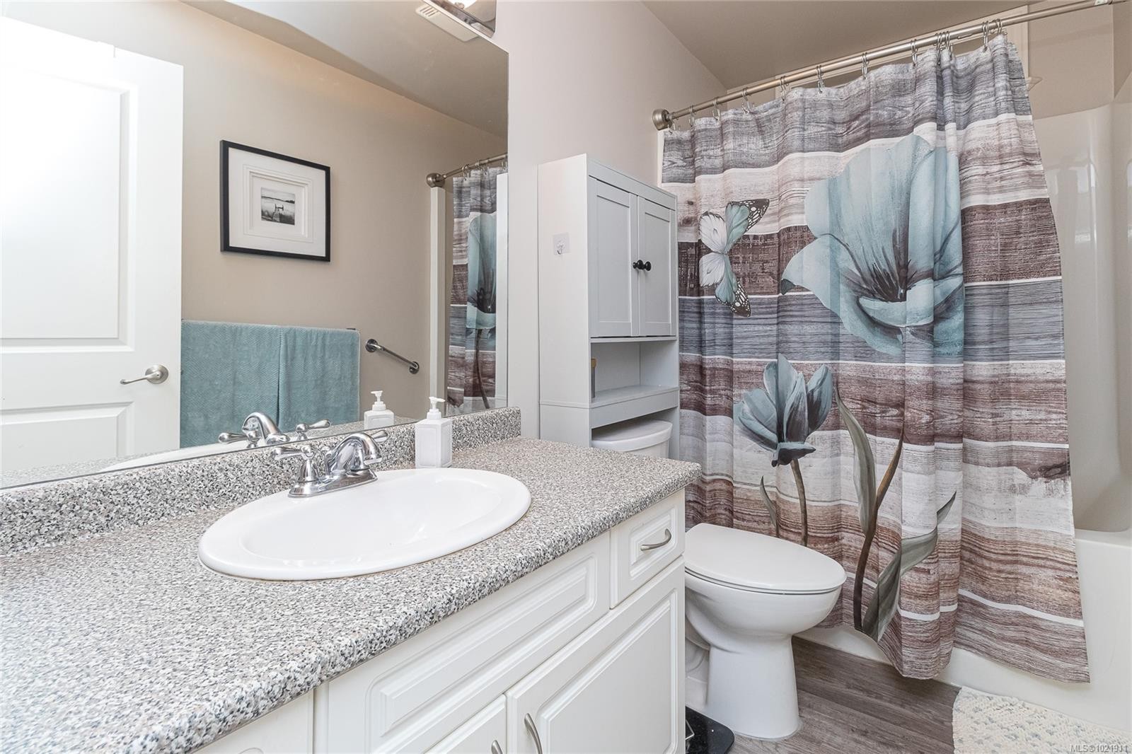 1204 Knockan Pl, Saanich, BC