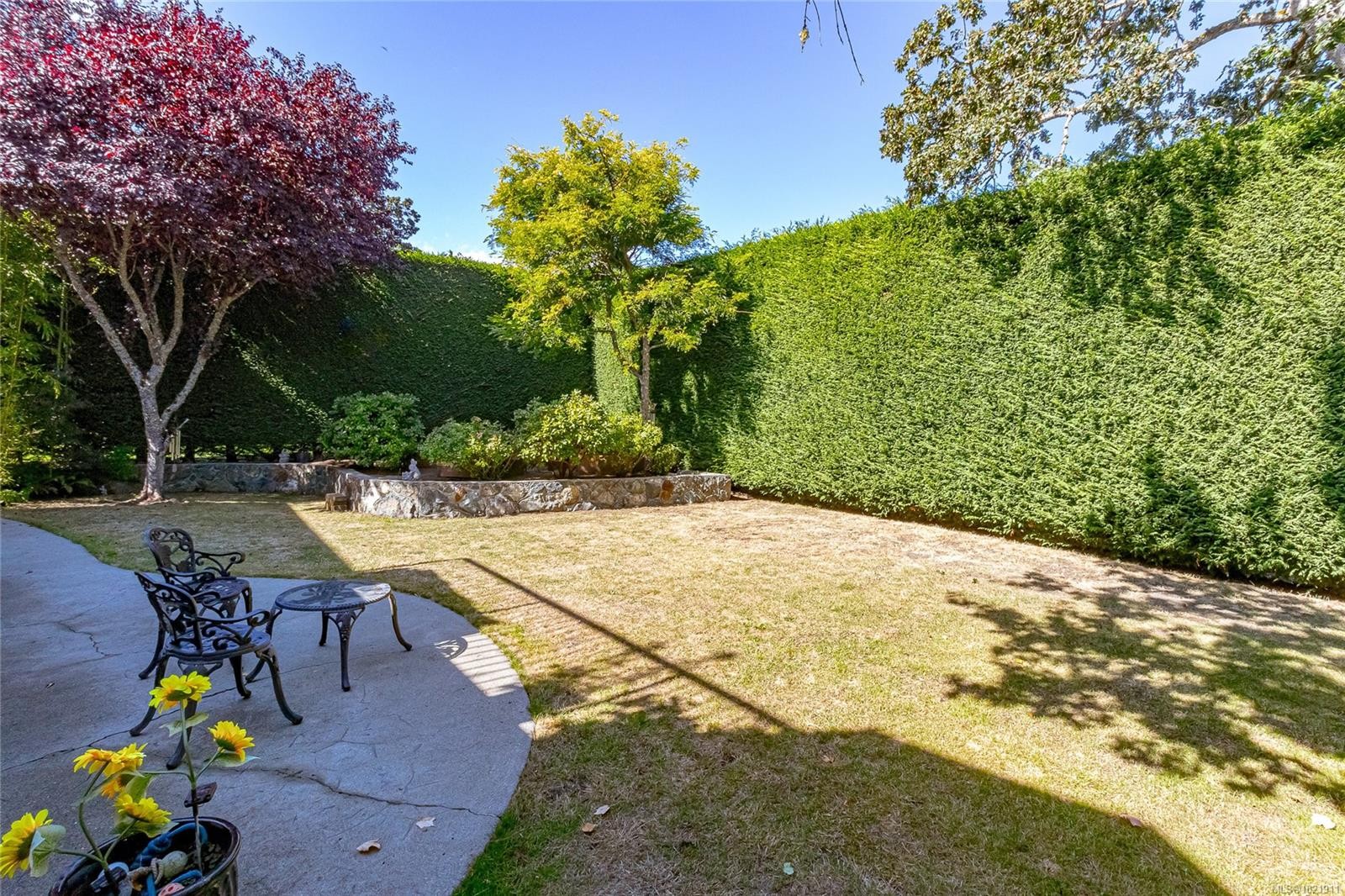 1204 Knockan Pl, Saanich, BC