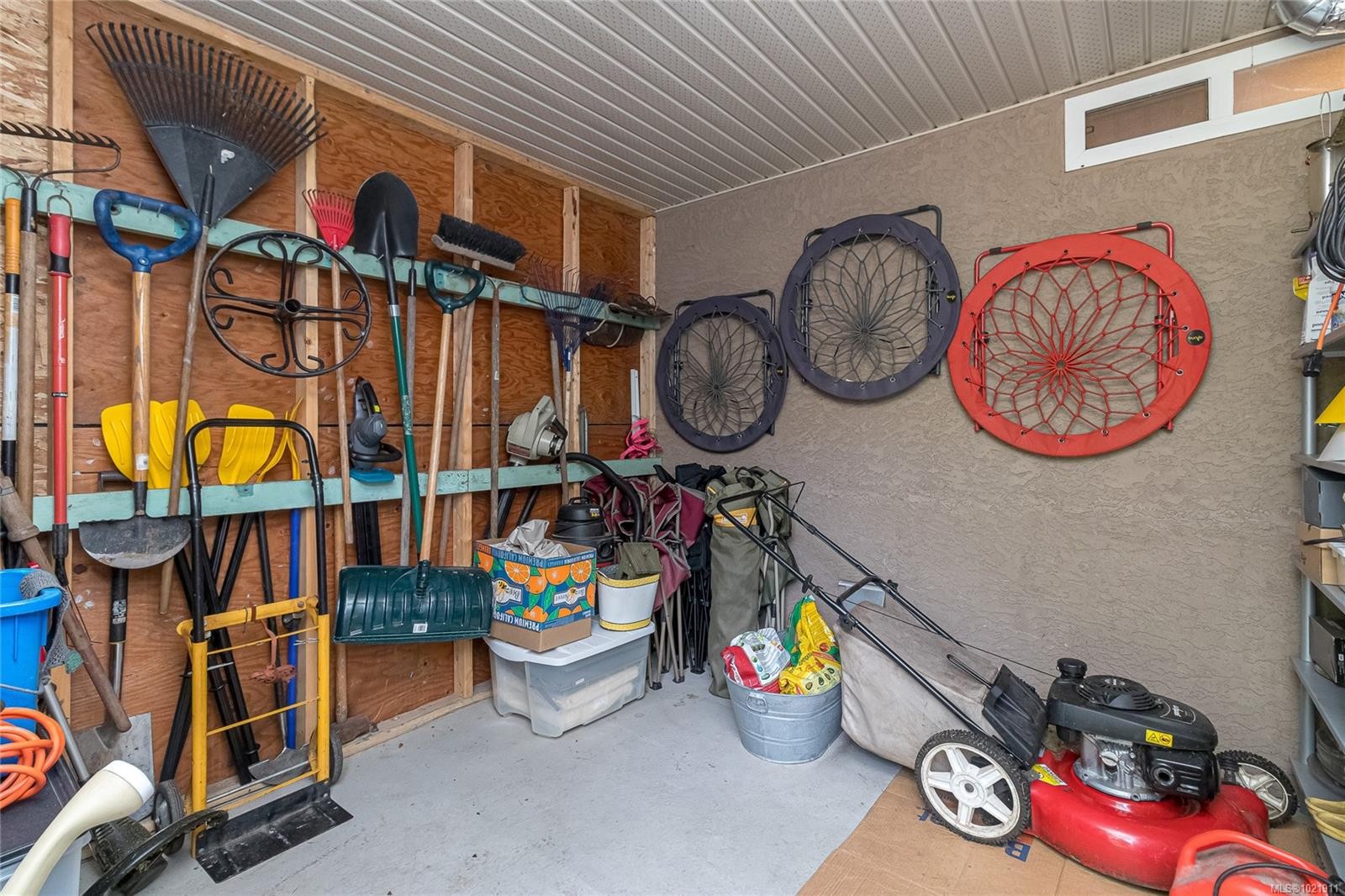 1204 Knockan Pl, Saanich, BC