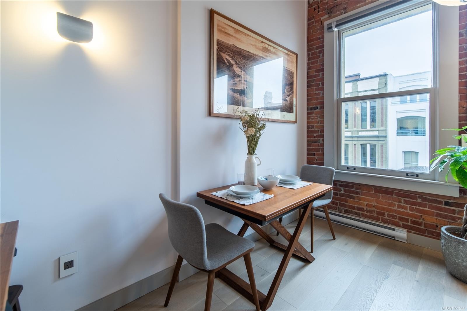 317-599 Pandora Ave, Victoria, BC - Indoor