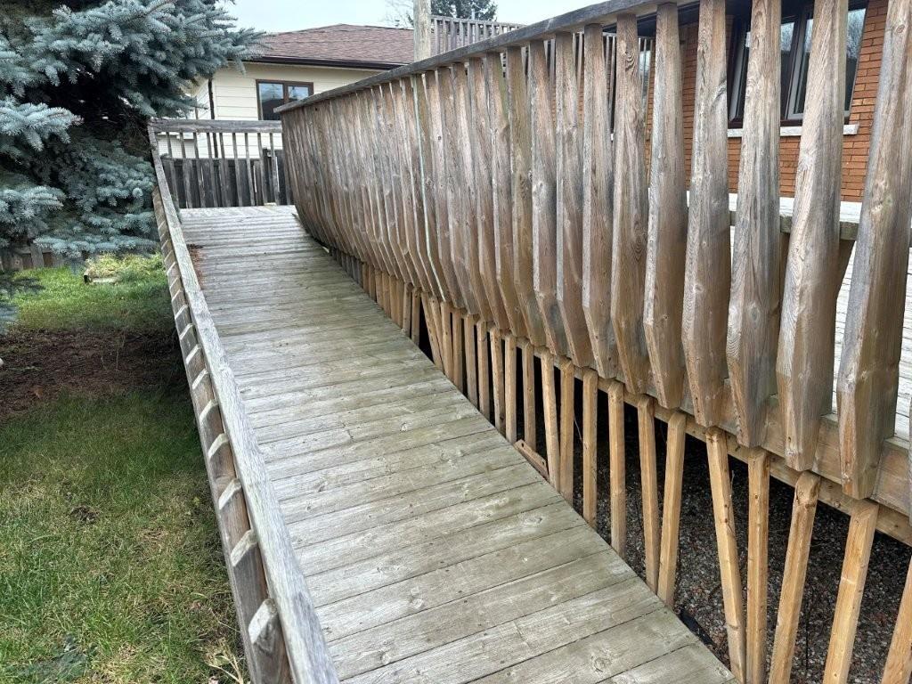 2637 Ridgeway Street E, Thunder Bay, ON - With Exterior