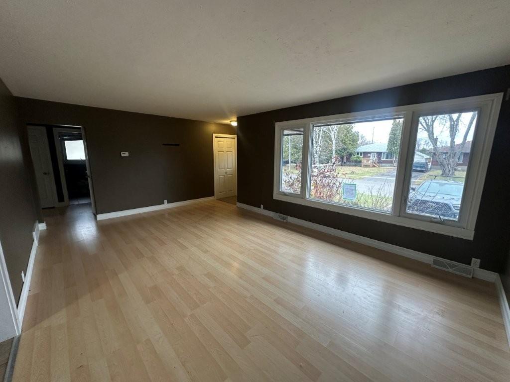 2637 Ridgeway Street E, Thunder Bay, ON - Indoor Photo Showing Other Room