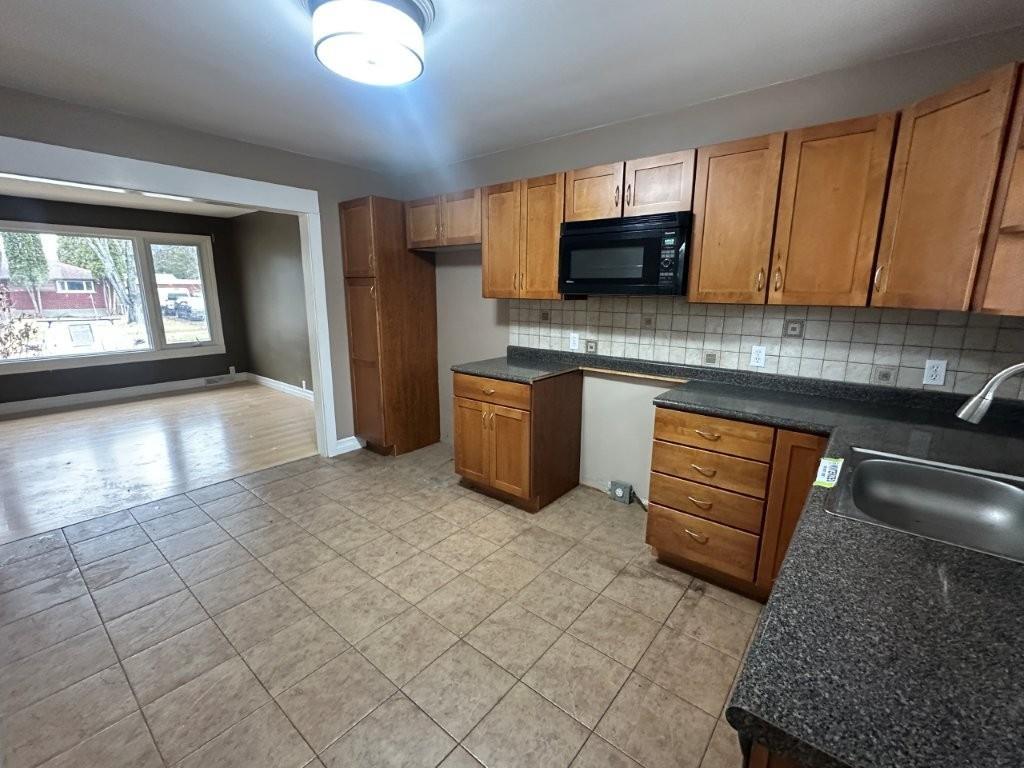 2637 Ridgeway Street E, Thunder Bay, ON - Indoor Photo Showing Kitchen