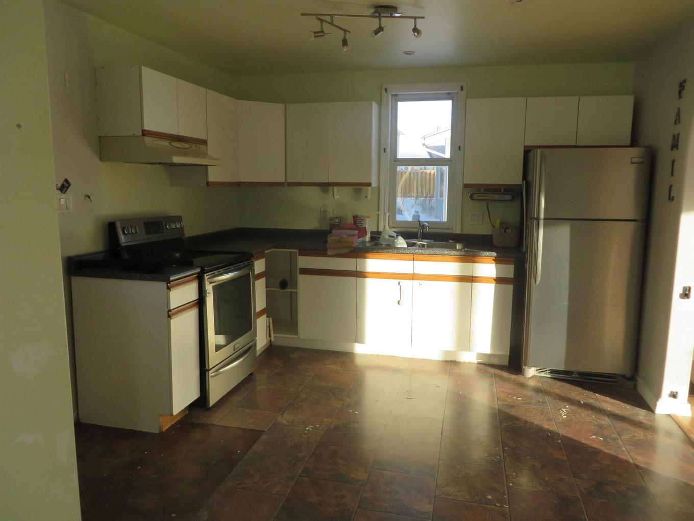 7 Robert Street, Sioux Lookout, ON - Indoor Photo Showing Kitchen