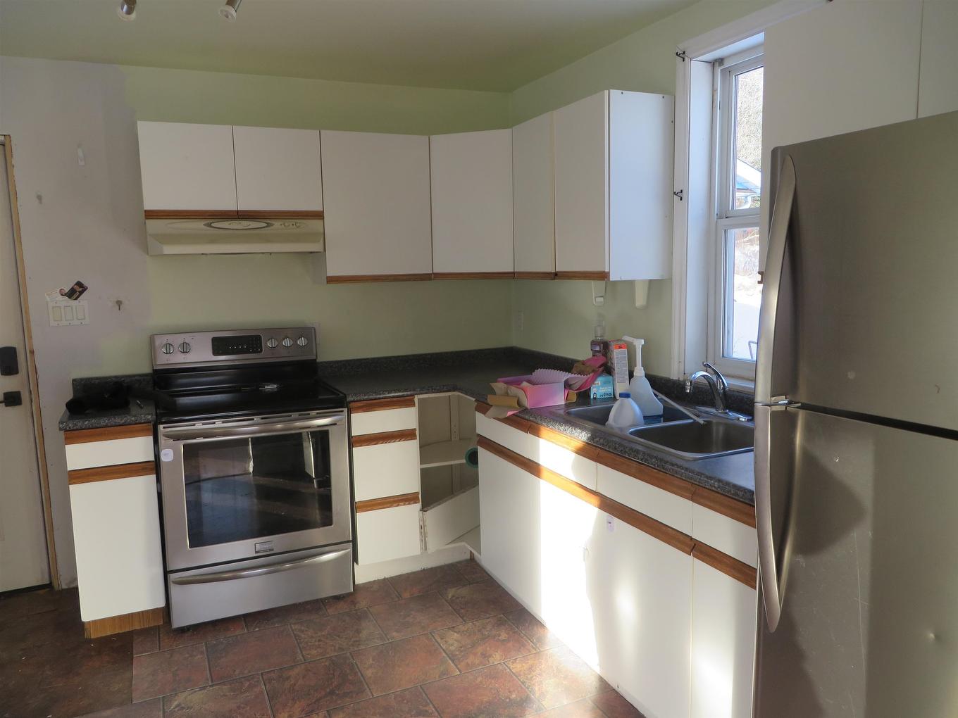 7 Robert Street, Sioux Lookout, ON - Indoor Photo Showing Kitchen With Double Sink