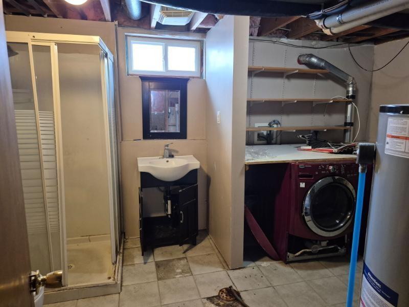 116 Huntington Court, Thunder Bay, ON - Indoor Photo Showing Laundry Room