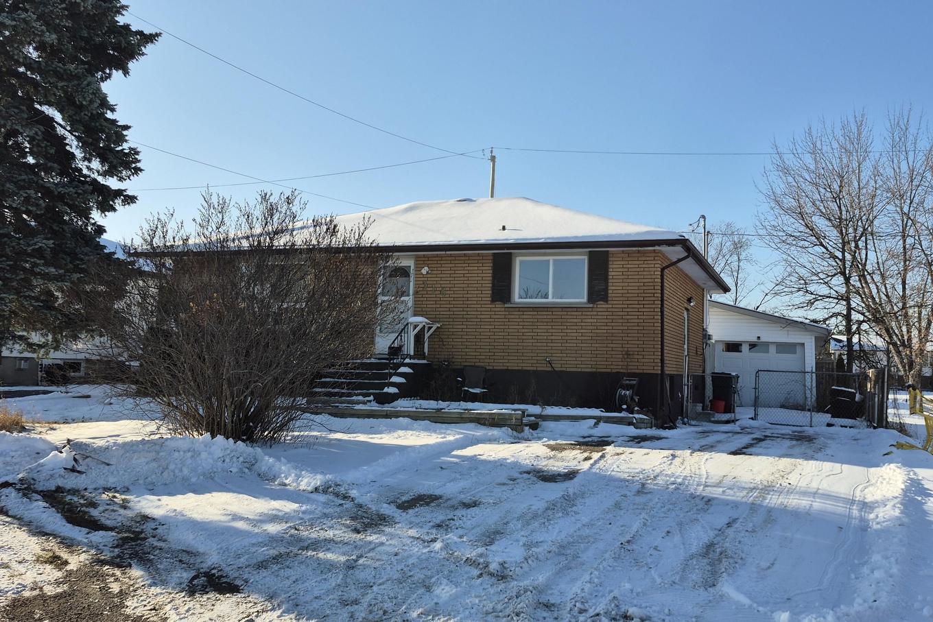 116 Huntington Court, Thunder Bay, ON - Outdoor