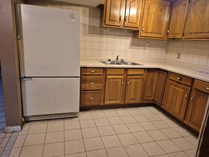116 Huntington Court, Thunder Bay, ON - Indoor Photo Showing Kitchen With Double Sink