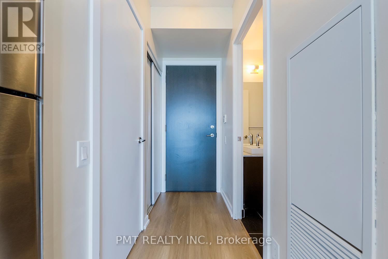 612 - 105 The Queensway, Toronto, ON - Indoor Photo Showing Other Room